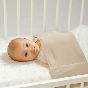 Set NUNKI 50 cm co sleeper  laken en BUNDI  slaapzak 8-12 maanden